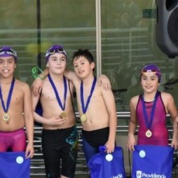 Menores participan en Torneo de Natación