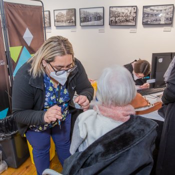 COVID: Este lunes comenzó vacunación anual a personas de 60 años y más