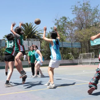 Más de 200 estudiantes participaron de la 1° Olimpiadas Deportivas de Providencia