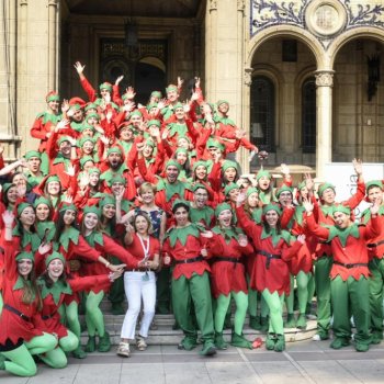 Ayudantes del Viejito Pascuero entregarán más de 2.000 regalos a niños de Providencia