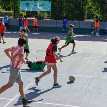 Te invitamos a cambiar tus láminas del álbum Copa América y a participar de un torneo de Futsal