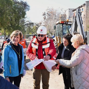 Alcaldesa Matthei visitó obras de mejoramiento Calle Santa Isabel