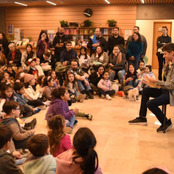 Café Literario Bustamante fue sede del lanzamiento del primer libro infantil de Isabel Allende