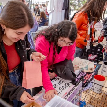 Libros y K-pop: Café Literario Santa Isabel tendrá evento gratuito inspirado en el líder de BTS