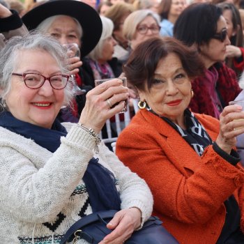 Comenzamos los festejos dieciocheros con el tradicional brindis de la Comunidad +60