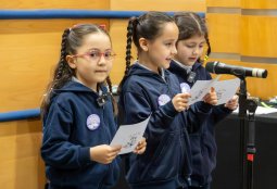 Alumnos de 1° básico fueron reconocidos por ya saber leer a su corta edad