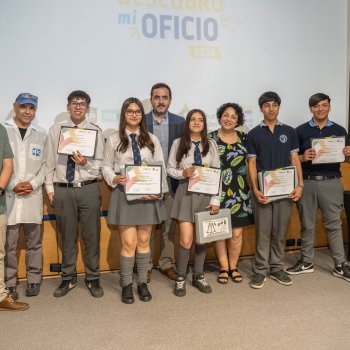 Estudiantes recibieron reconocimiento por completar programa “Descubro Mi Oficio 2024”