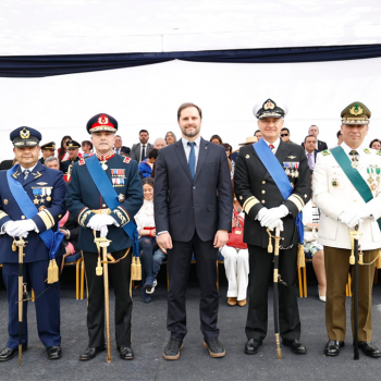 Desfile en Honor de las Glorias del Ejército reunió a 2 mil vecinos