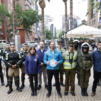 "NO seas cómplice”: Providencia anuncia multas de casi $350.000 a quienes compren en el comercio ilegal