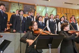 Coro del Liceo 7 de Providencia interpretó el Himno Nacional en la Cuenta Pública del Congreso